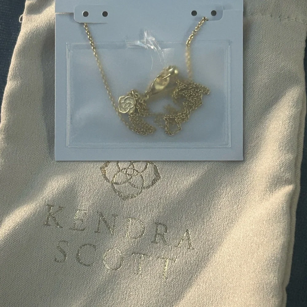 Kendra Scott Gold Necklace with Pink Heart Pendant - Picture 3 of 3
